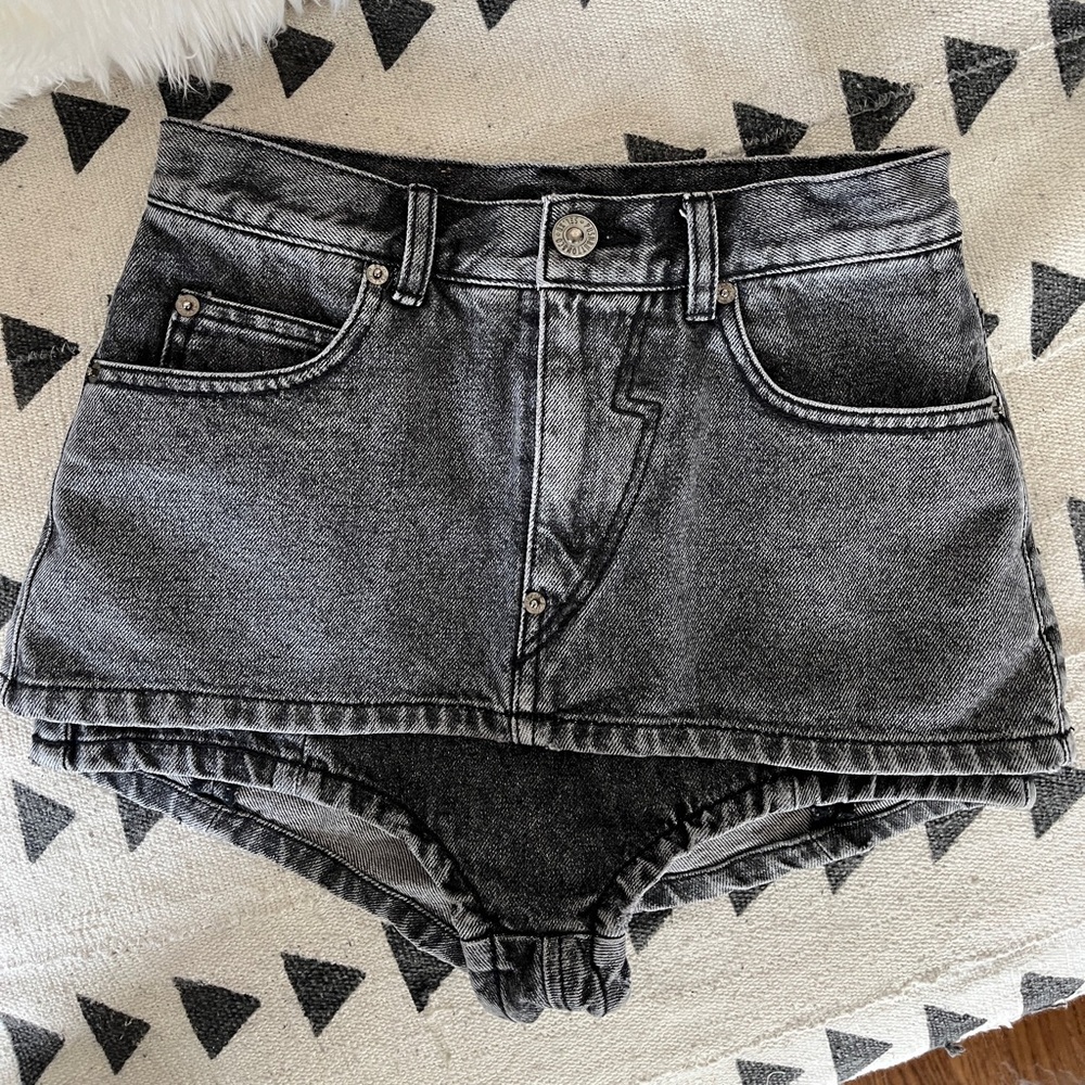 Rare! Black stonewashed pushBUTTON jean micro skort